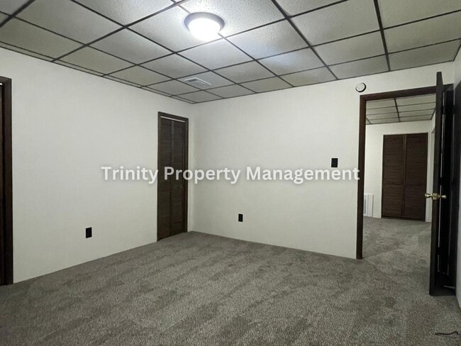 Building Photo - 738 1/2 Camden Pl
