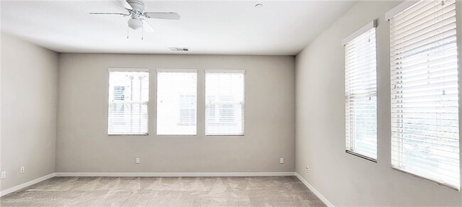 Building Photo - 2 Adelfa St