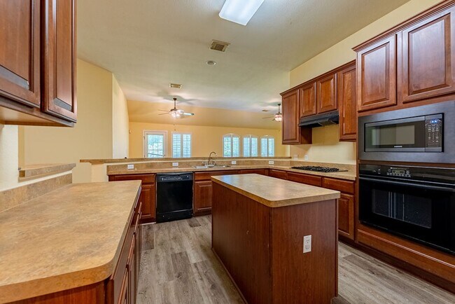 Building Photo - 7414 W Magic Mountain Ln