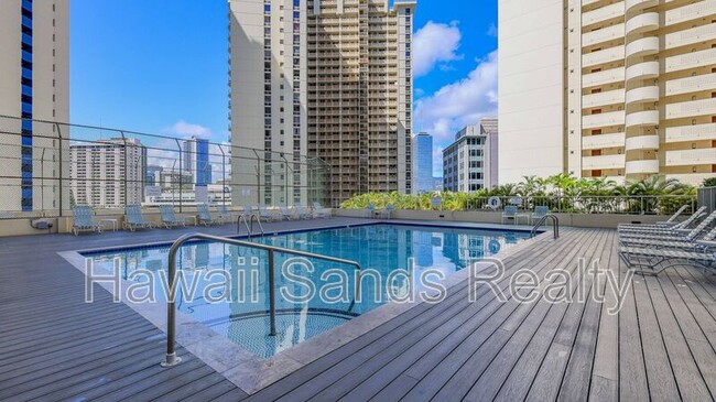 Building Photo - 469 Ena Rd