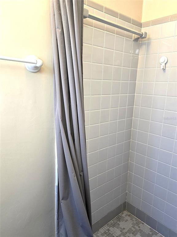 Building Photo - 533 S Glenwood Ave