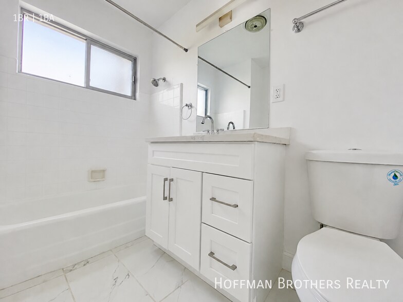 Building Photo - 12410 Chandler Blvd