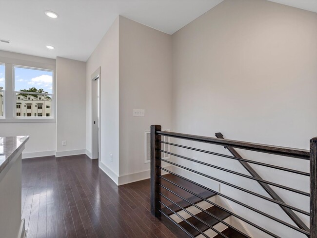 Building Photo - Townhome in West End with Rooftop Terrace ...