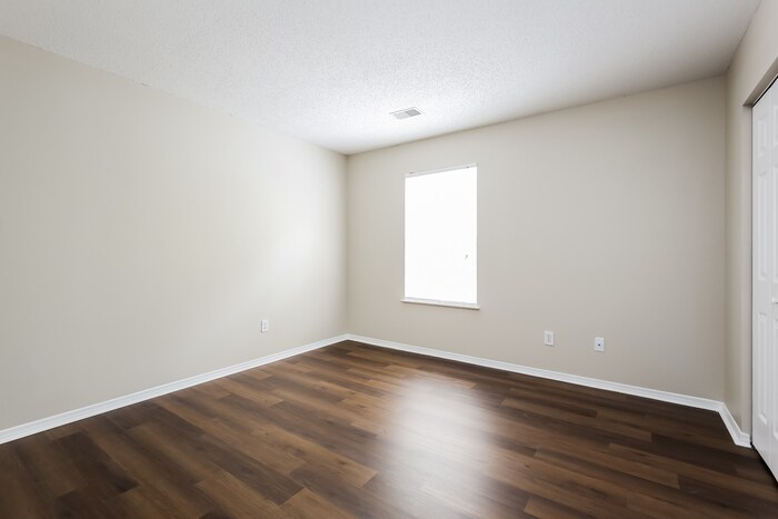 Building Photo - 121 Hatters Ct