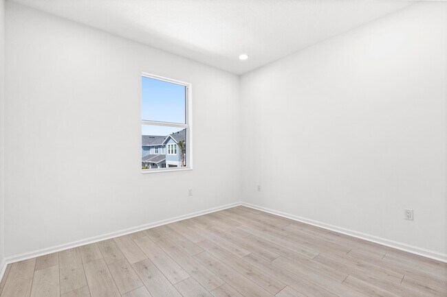 Building Photo - 4416 Longwood Lk Sq