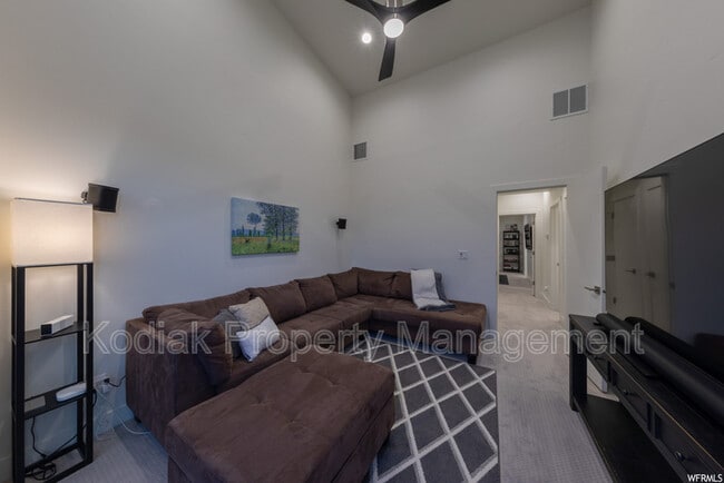 Building Photo - 1541 E Talo Ct