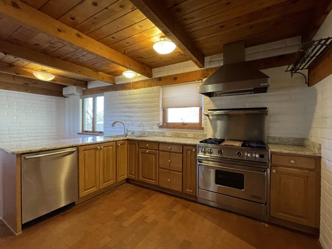 Building Photo - 311 Portrillo Dr