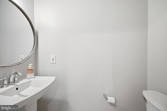 Building Photo - 8474 Ararat Ct