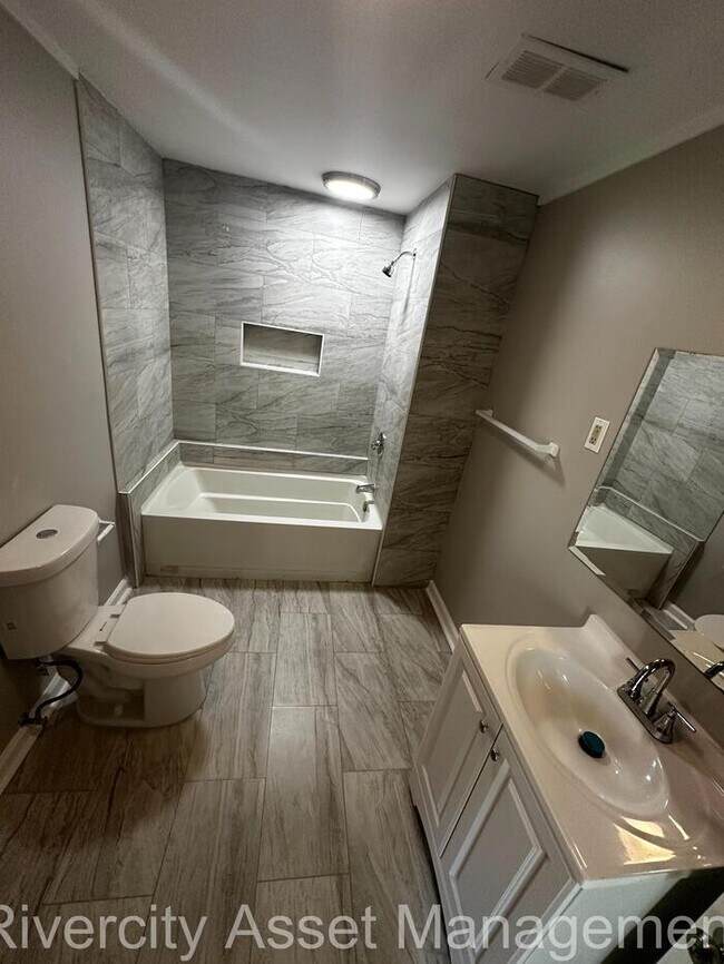 Building Photo - North Memphis Cutie!!! Section 8 Friendly,...
