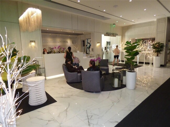 Building Photo - 185 SE 14th Terrace