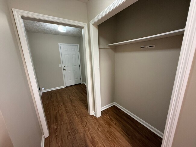 Building Photo - 108/110 St Andrews Ct