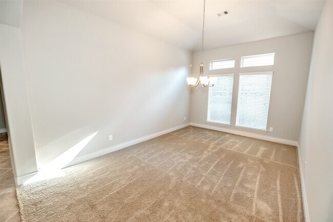 Building Photo - 2911 River Flower Ln