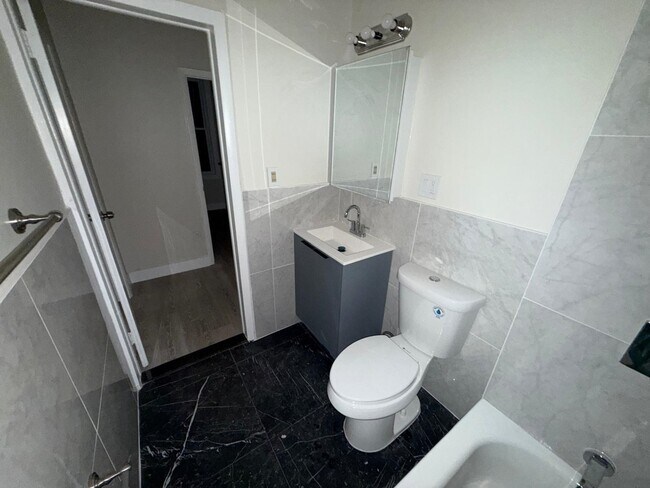 Building Photo - 221 Wilkinson Ave