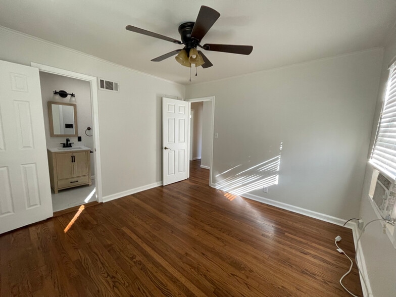 Building Photo - 2639 S Pittsburg Ave