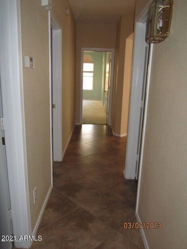 Building Photo - 4318 E Lone Cactus Dr