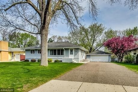Building Photo - 3800 Commodore Dr