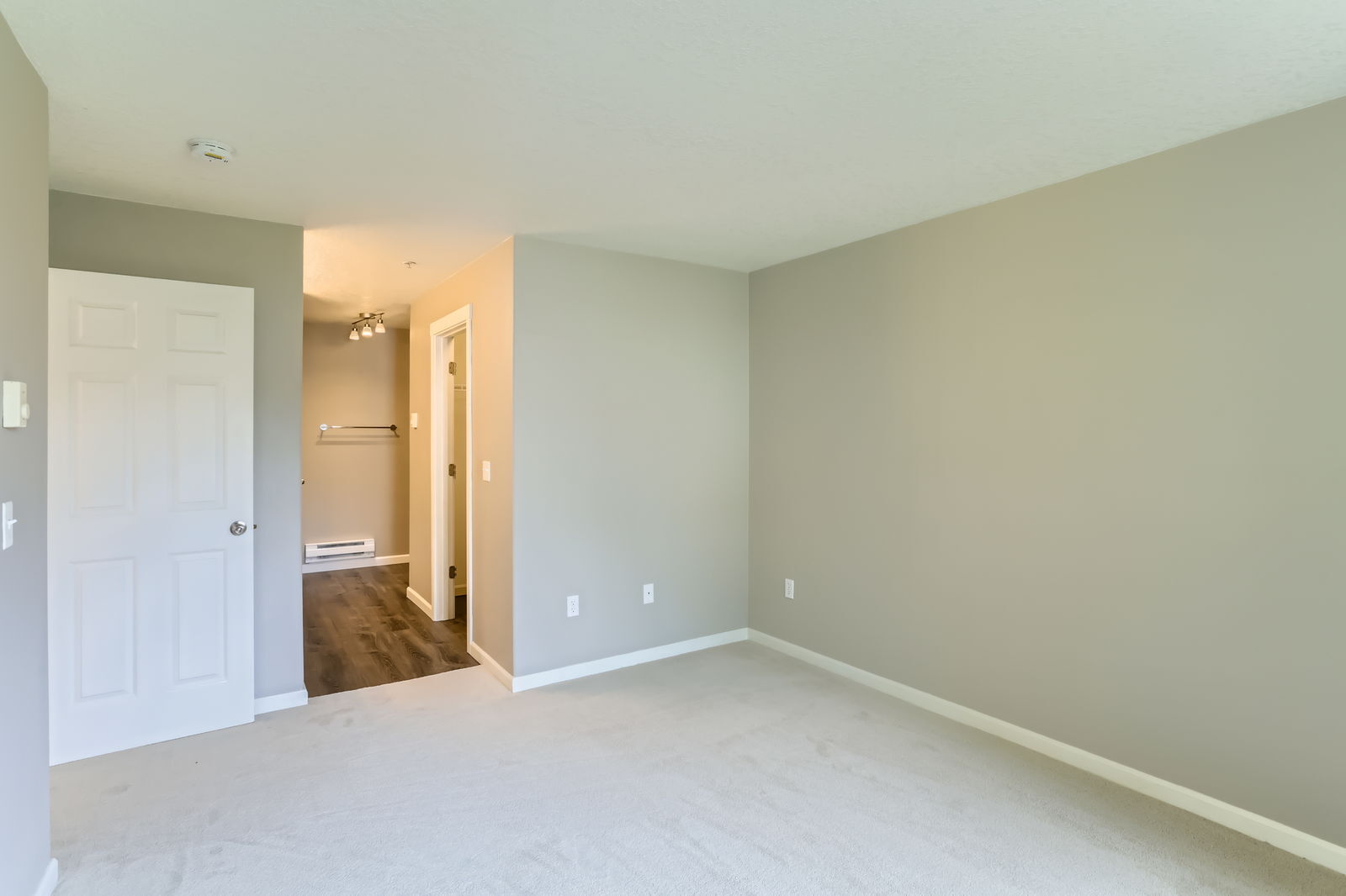 Building Photo - 14700 SW Sandhill Loop