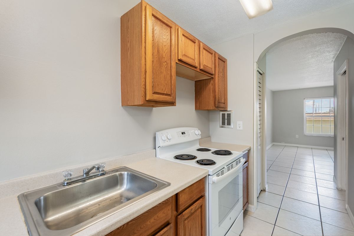 Building Photo - 390 W Cocoa Beach Causeway