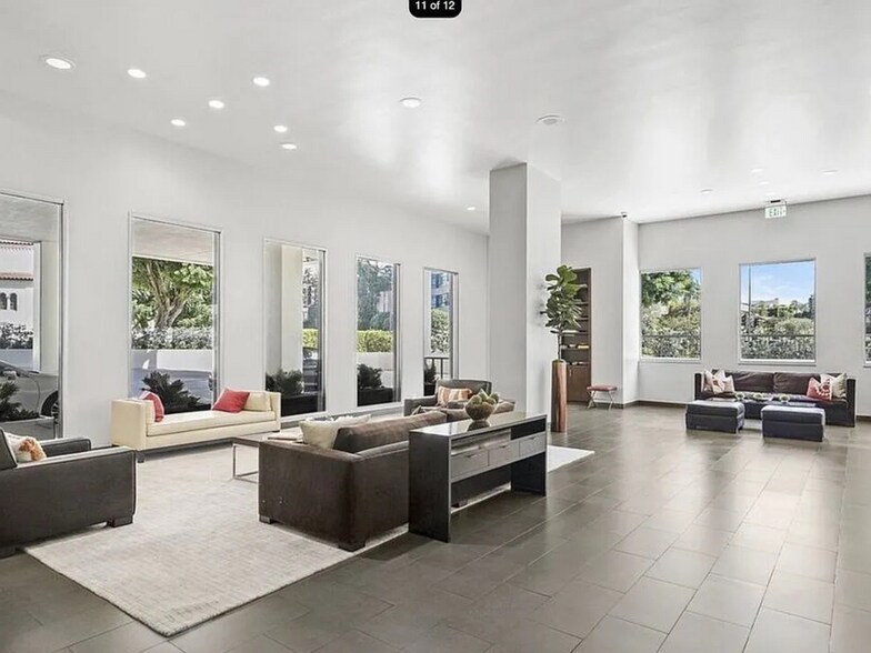 Building Lobby and Lounge - 10501 Wilshire Blvd
