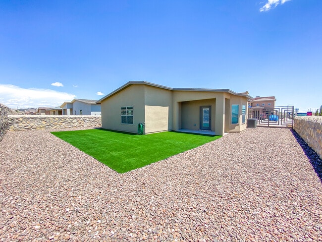 Building Photo - 445 Stetson Dr