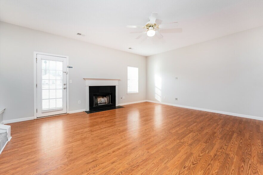 Building Photo - 425 Canoga Ct