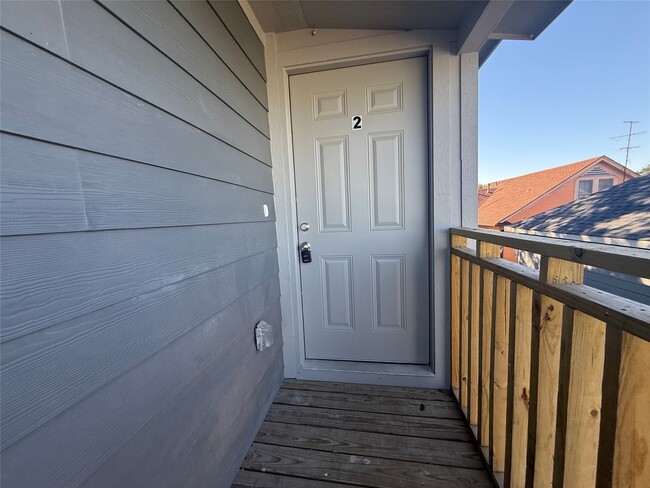 Building Photo - 5530 Hillman St