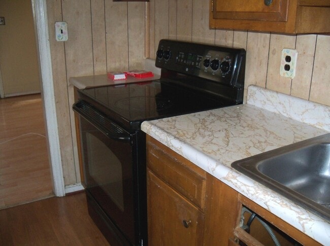 Building Photo - 2396 Park Ct