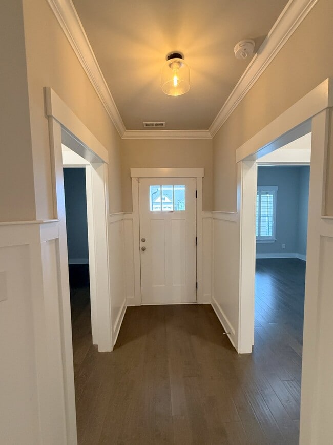 Building Photo - 408 Raleigh Elm Dr