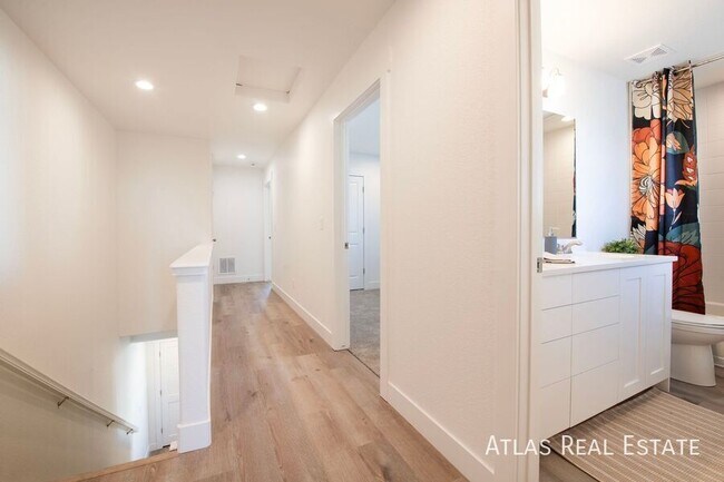 Building Photo - 3645 Verde Dr