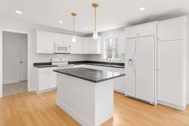 Building Photo - 51 Blacksmith Dr