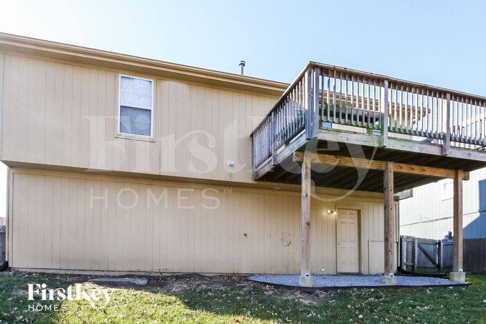Building Photo - 10631 N Booth Ave