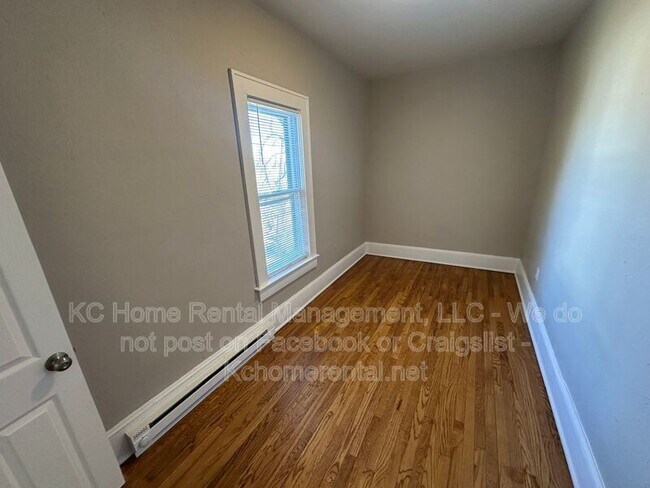 Building Photo - 2947 York St