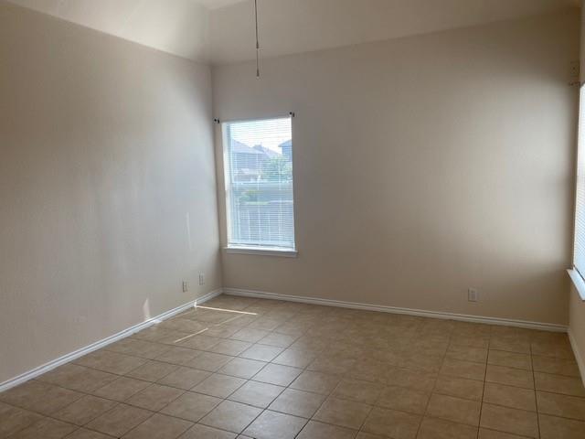 Building Photo - 2863 Southampton Way