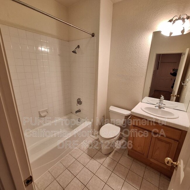 Building Photo - 1887 Mallard Ln