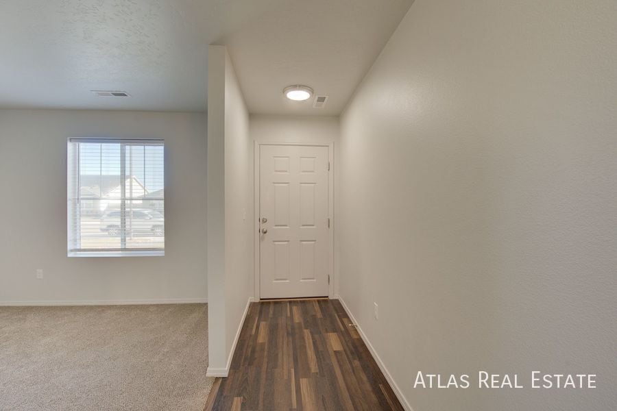 Building Photo - 19563 Calais Ave