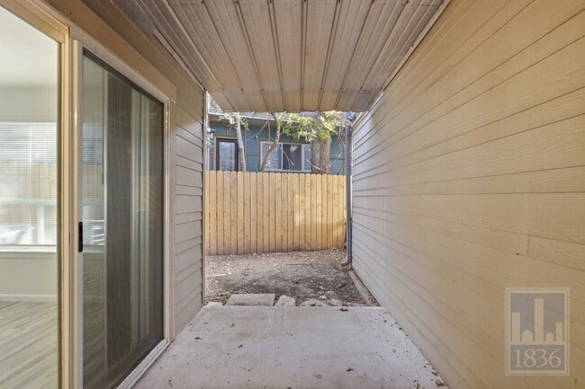 Building Photo - 1514 Parker Ln