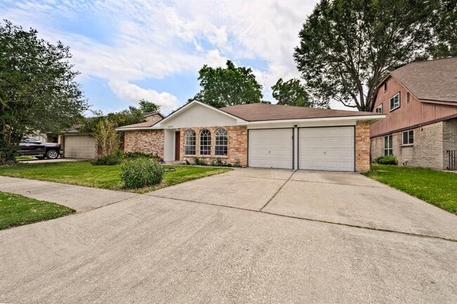 Building Photo - 3247 Bolton Gardens Dr