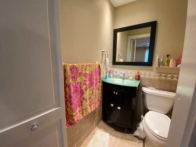 Building Photo - 4 Shadowbrook Ln