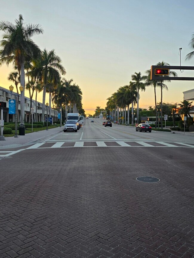 Building Photo - 60 Venetian Dr