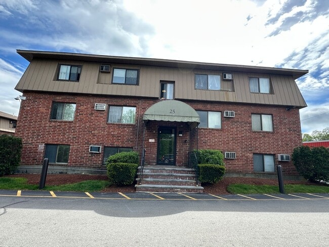 Building Photo - Spacious 2 Bedroom, 1 Bathroom On The West...