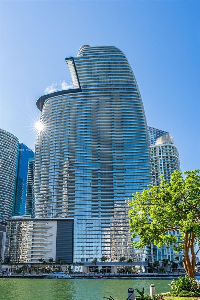 Building Photo - 300 Biscayne Blvd Way