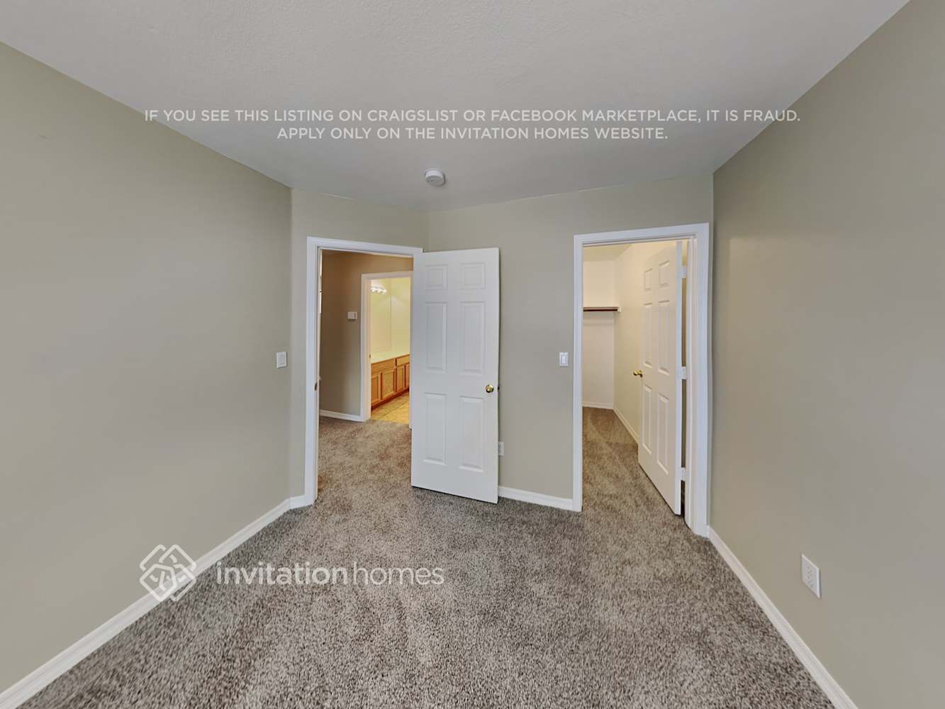 Building Photo - 8947 E Capri Ave