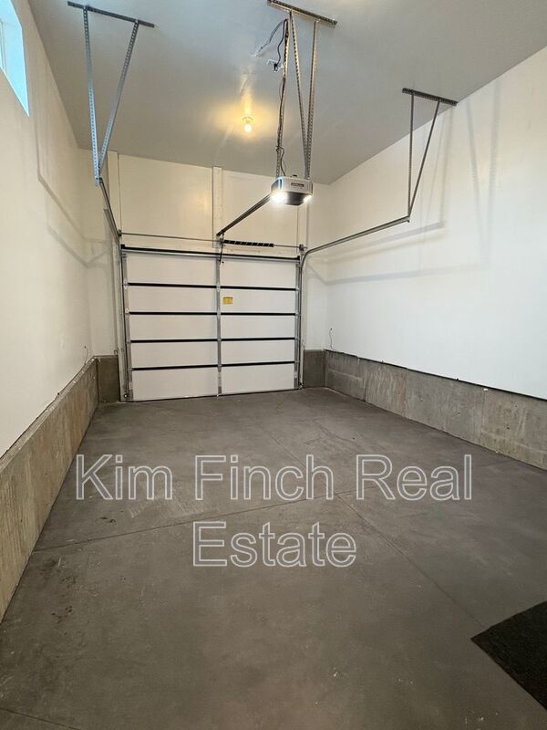 Building Photo - 202 N 910 E