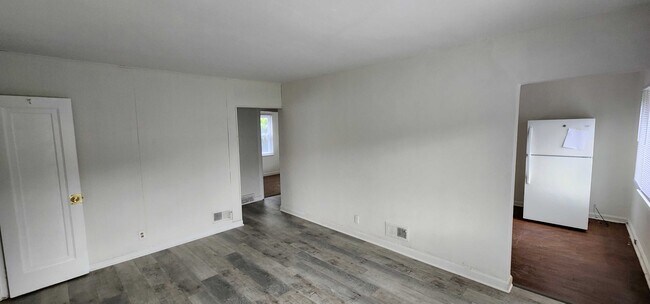 Building Photo - 2706 Oxford Ave