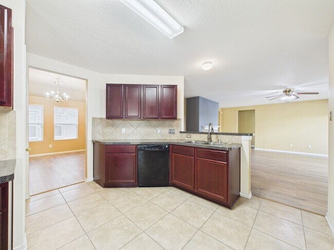 Building Photo - 5039 Ivy Fair Way