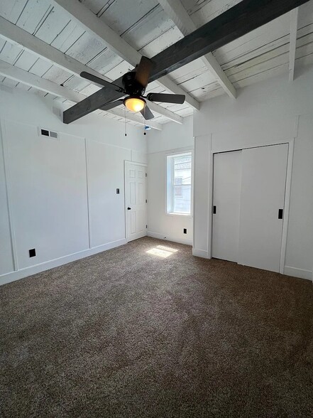 bedroom 1 - 206 S Chestnut St