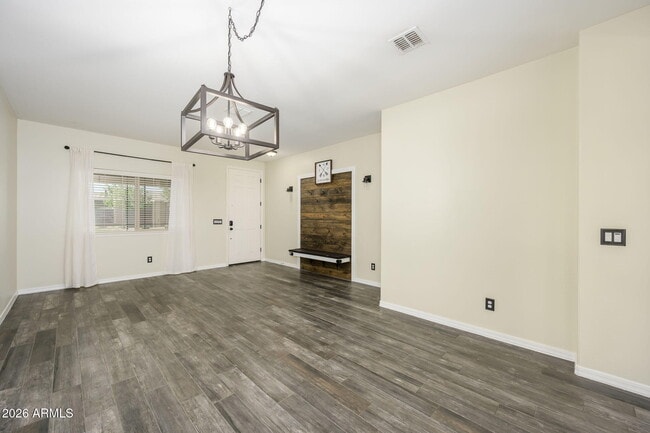 Building Photo - 538 W Gum Tree Ave
