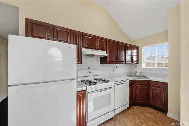 Building Photo - 2948 Wickham Ave