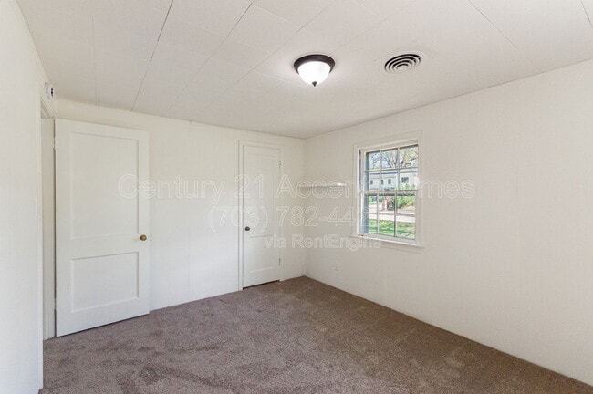 Building Photo - 7800 Schelhorn Rd