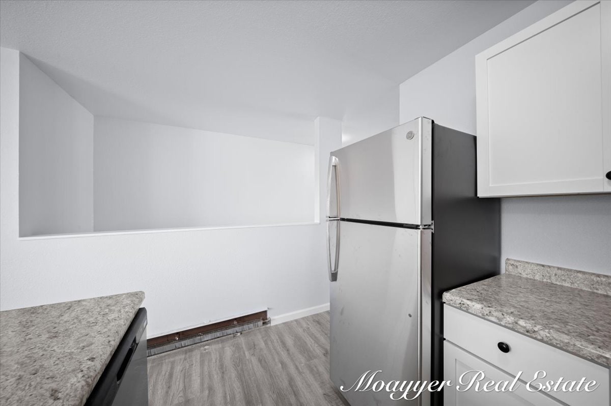 Building Photo - 1041 Abbey Ct